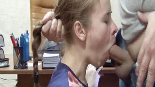 Скромная и ответственная секретарша оказалась отличной соской для начальника