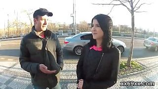 Двое пикаперов хотели развести незнакомку на секс на камеру, но она только рассказала им о своих сексуальных фантазиях